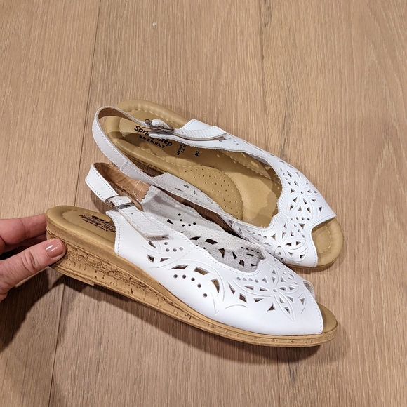 White Slingback Sandals - Picture 6 of 9